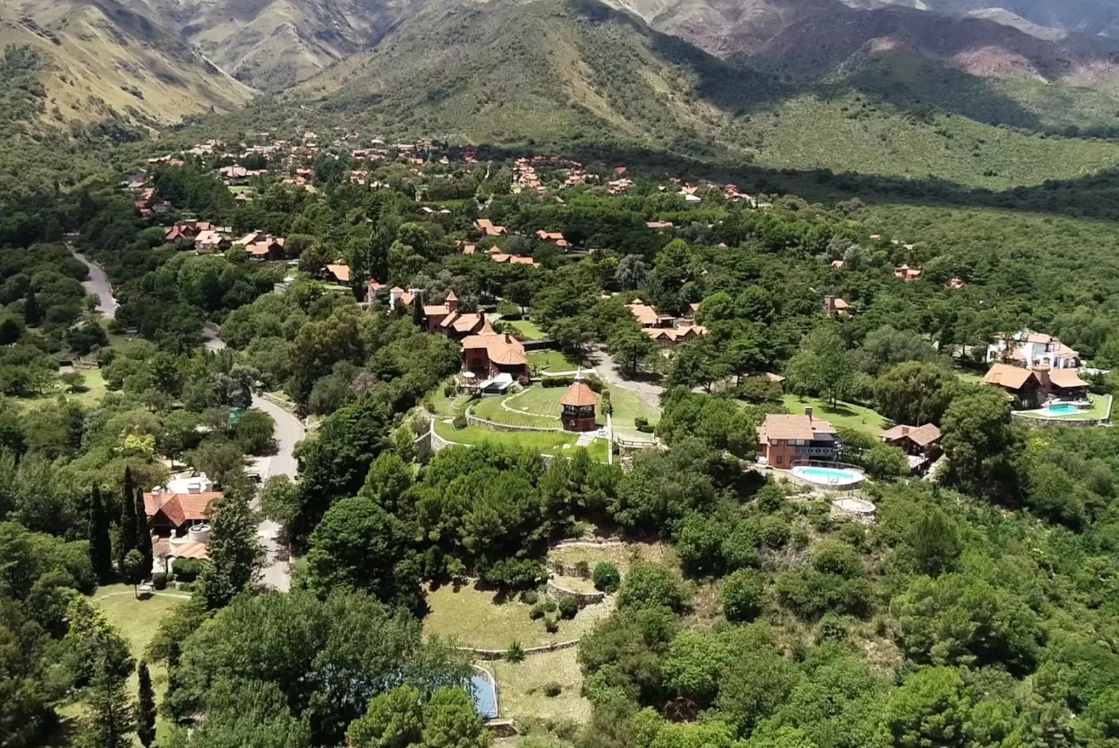 Vista aérea de la parte baja del barrio, año 2025